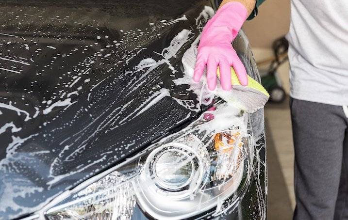 Bien laver sa voiture : nos conseils